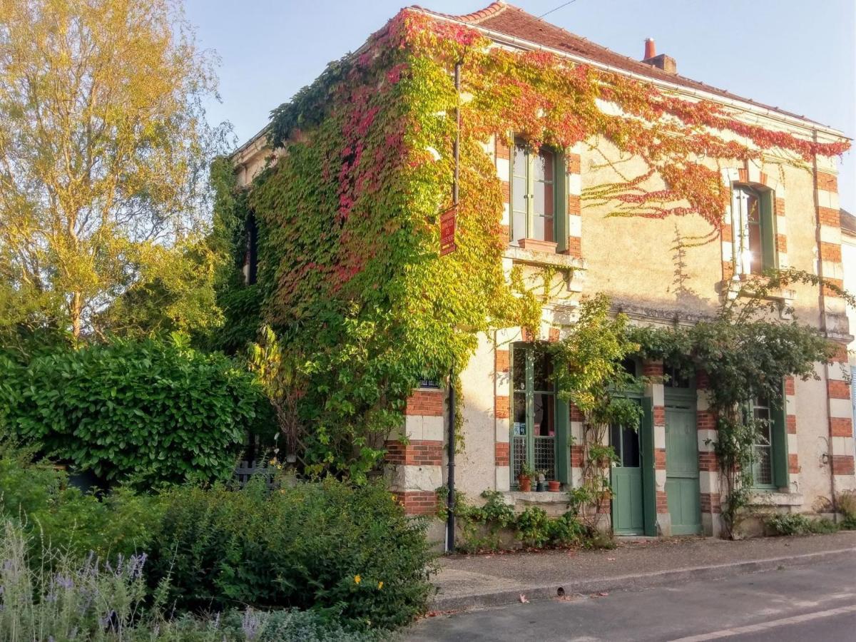 Maison D'Hotes "Les Volets Verts" Et Sa Brocante Ecueille Exteriör bild