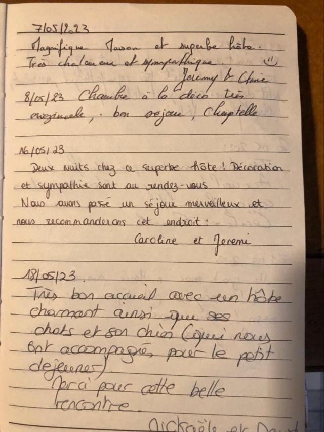 Maison D'Hotes "Les Volets Verts" Et Sa Brocante Ecueille Exteriör bild