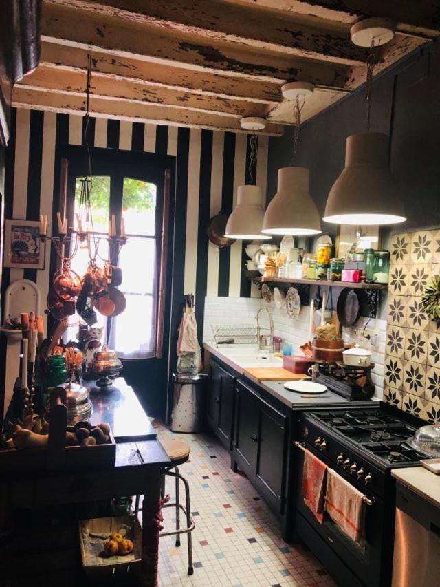 Maison D'Hotes "Les Volets Verts" Et Sa Brocante Ecueille Exteriör bild