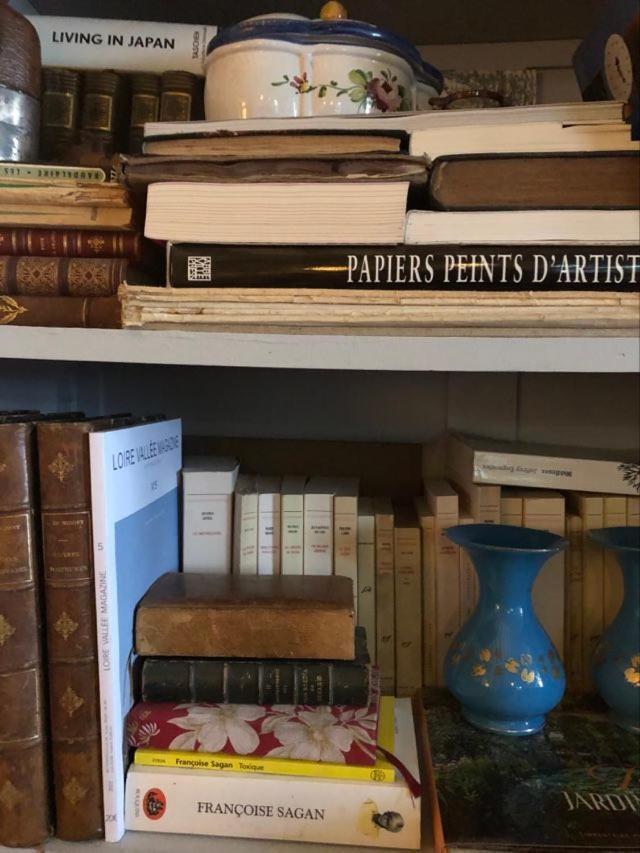 Maison D'Hotes "Les Volets Verts" Et Sa Brocante Ecueille Exteriör bild