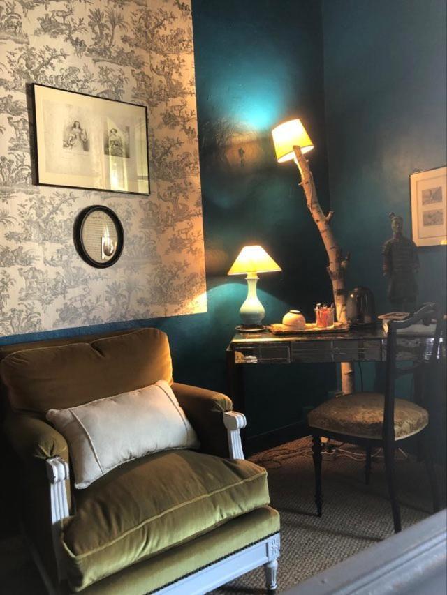 Maison D'Hotes "Les Volets Verts" Et Sa Brocante Ecueille Exteriör bild