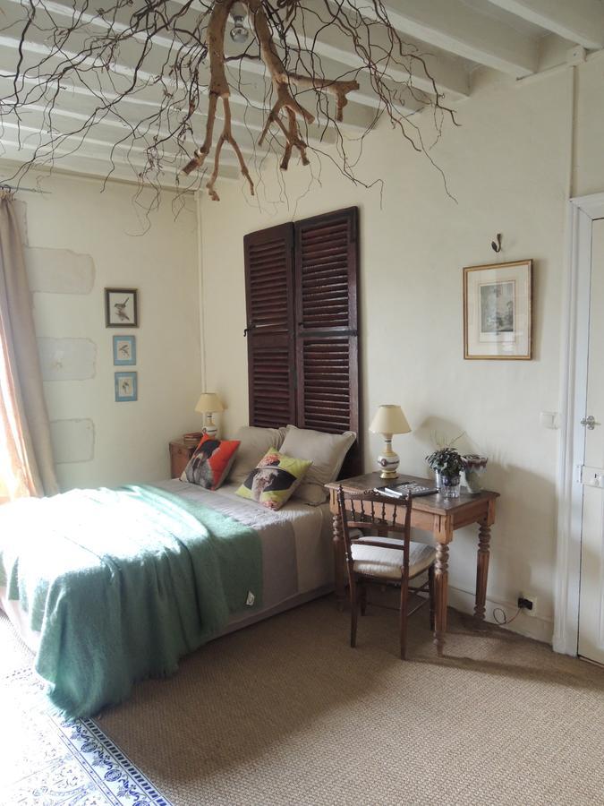 Maison D'Hotes "Les Volets Verts" Et Sa Brocante Ecueille Exteriör bild